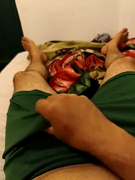 Snapshot of 01kirito chatting on 02-05-26, 08:24 01kirito online show from 02-05-26, 08:24