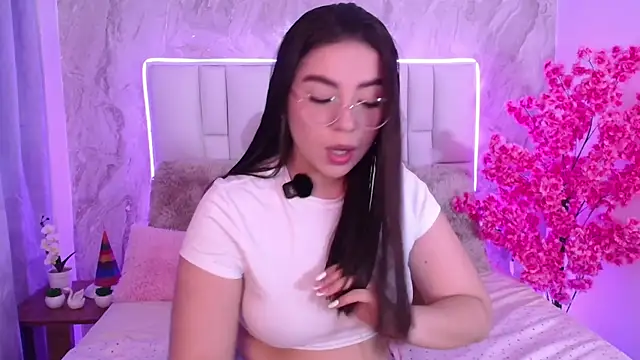 Snapshot of IsabellaAnngel chatting on 05-06-26, 09:53 IsabellaAnngel online show from 05-06-26, 09:53