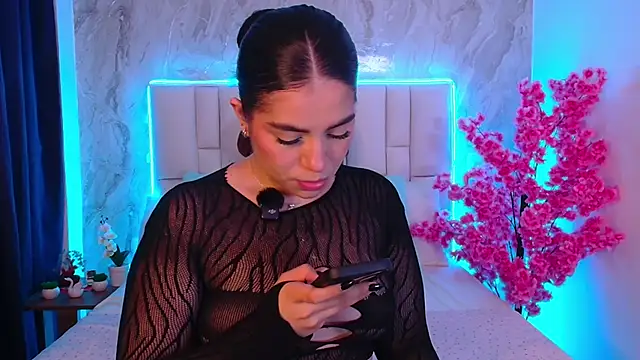 Snapshot of IsabellaAnngel chatting on 06-07-26, 04:27 IsabellaAnngel online show from 06-07-26, 04:27