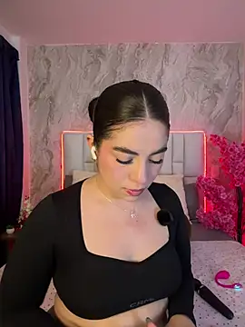 Snapshot of IsabellaAnngel chatting on 06-21-26, 01:41 IsabellaAnngel online show from 06-21-26, 01:41