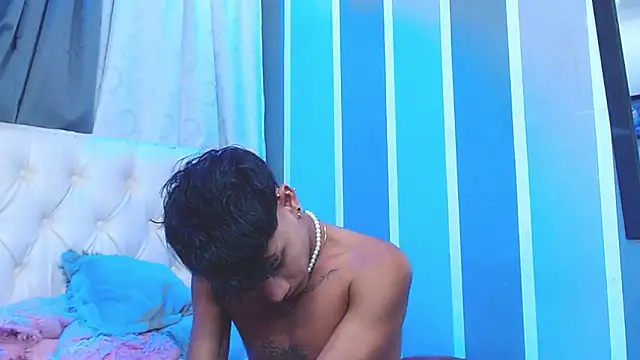 Snapshot of Sexys_Boys_Hot1 chatting on 01-14-25, 05:19 Sexys Boys Hot1 online show from 01-14-25, 05:19