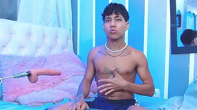 Snapshot of Sexys_Boys_Hot1 chatting on 01-15-25, 08:41 Sexys Boys Hot1 online show from 01-15-25, 08:41