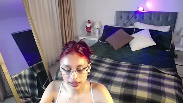 Snapshot of Kat_cute_ chatting on 12-07-24, 12:08 Kat cute online show from 12-07-24, 12:08