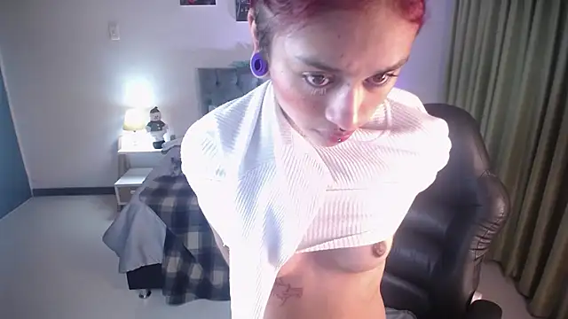 Snapshot of Kat_cute_ chatting on 12-29-24, 08:55 Kat cute online show from 12-29-24, 08:55