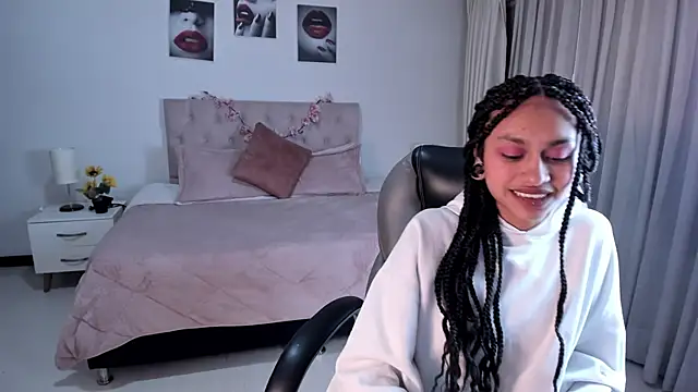 Snapshot of Kat_cute_ chatting on 01-24-25, 08:23 Kat cute online show from 01-24-25, 08:23