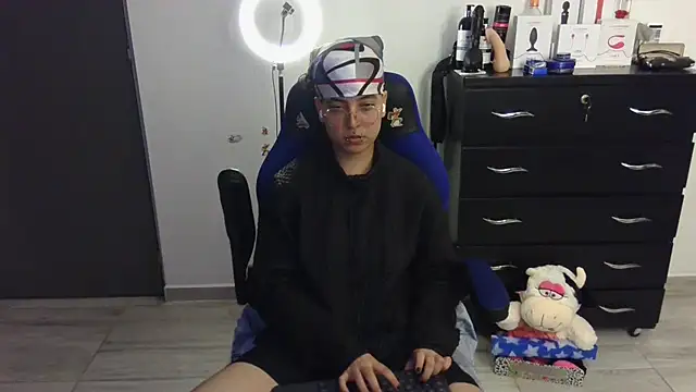 thomascooper7 online show from 03-04-25, 01:45