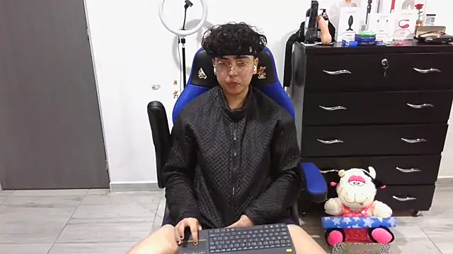 thomascooper7 online show from 03-10-25, 01:56