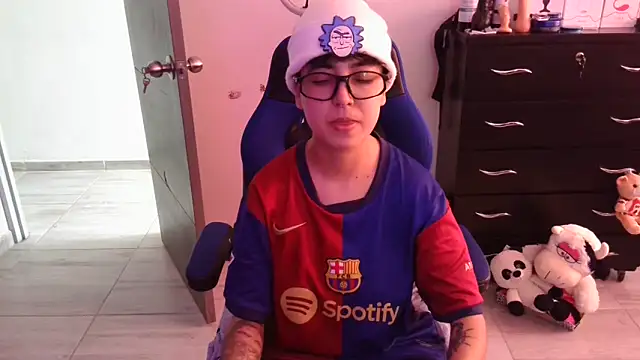 thomascooper7 online show from 11-19-25, 05:02