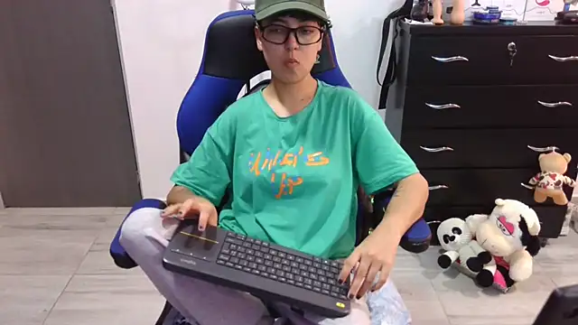 thomascooper7 online show from 12-14-25, 06:45