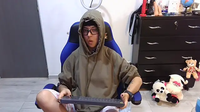 thomascooper7 online show from 04-28-26, 08:14