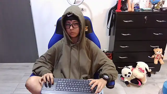 thomascooper7 online show from 04-29-26, 10:49