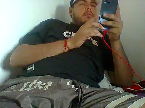 Snapshot of granslam_ chatting on 11-01-25, 10:23 granslam online show from 11-01-25, 10:23