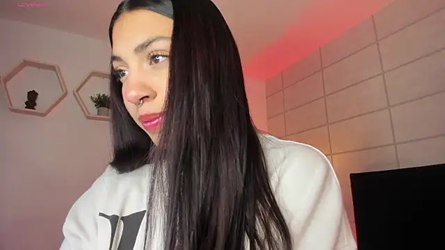 Snapshot of Christine_Laam chatting on 09-16-25, 11:55 Christine Laam online show from 09-16-25, 11:55