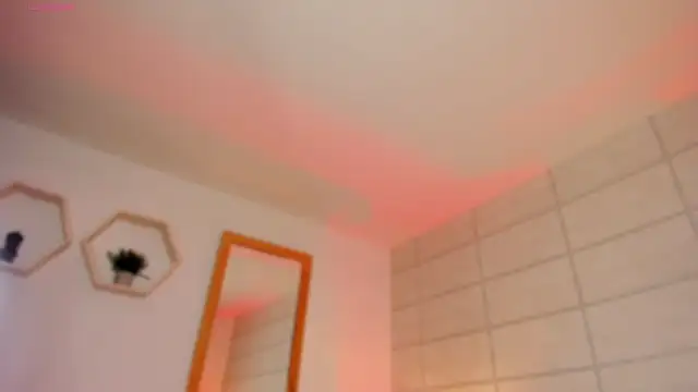 Snapshot of Christine_Laam chatting on 09-24-25, 12:08 Christine Laam online show from 09-24-25, 12:08