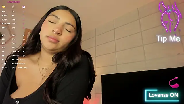 Snapshot of Christine_Laam chatting on 10-08-25, 12:03 Christine Laam online show from 10-08-25, 12:03