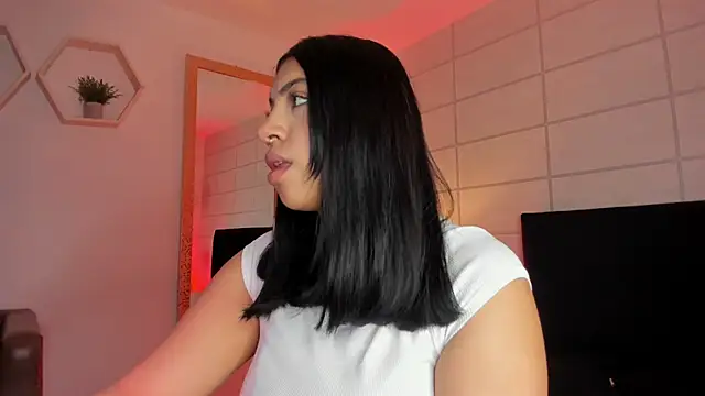 Snapshot of Christine_Laam chatting on 11-24-25, 11:54 Christine Laam online show from 11-24-25, 11:54