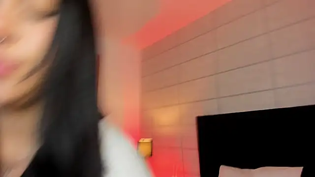 Snapshot of Christine_Laam chatting on 12-01-25, 12:10 Christine Laam online show from 12-01-25, 12:10