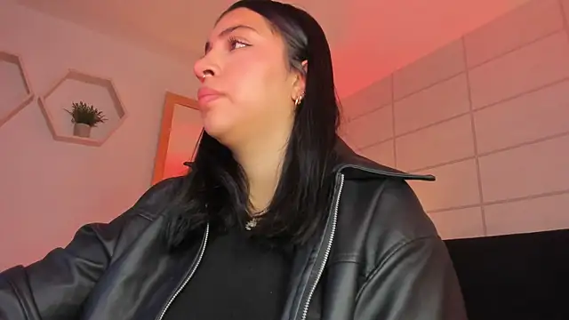 Snapshot of Christine_Laam chatting on 12-02-25, 12:21 Christine Laam online show from 12-02-25, 12:21