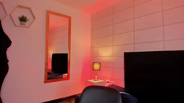 Snapshot of Christine_Laam chatting on 01-19-26, 12:09 Christine Laam online show from 01-19-26, 12:09