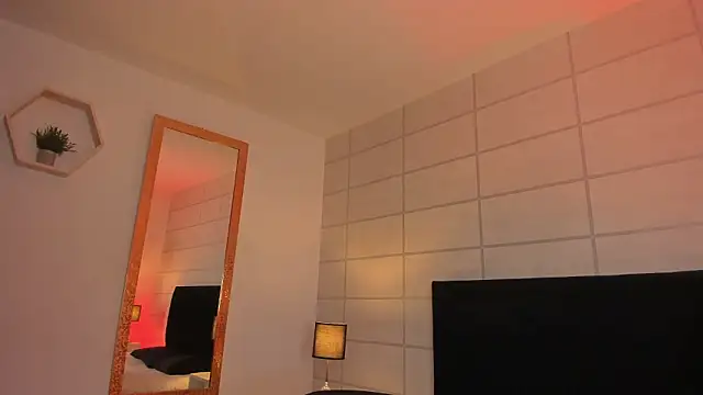 Snapshot of Christine_Laam chatting on 02-02-26, 12:15 Christine Laam online show from 02-02-26, 12:15