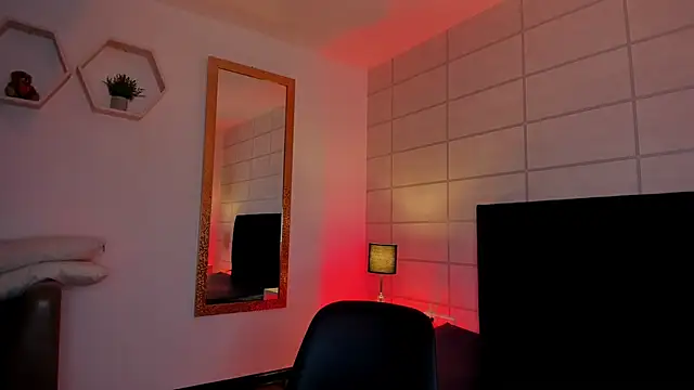 Snapshot of Christine_Laam chatting on 02-09-26, 12:20 Christine Laam online show from 02-09-26, 12:20