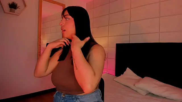 Snapshot of Christine_Laam chatting on 02-11-26, 12:32 Christine Laam online show from 02-11-26, 12:32