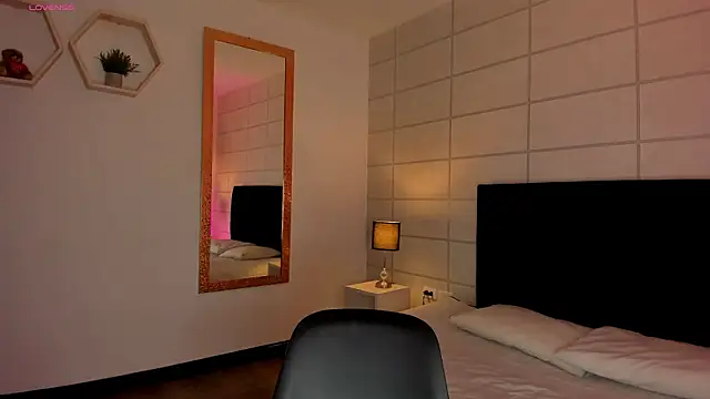 Snapshot of Christine_Laam chatting on 02-13-26, 12:34 Christine Laam online show from 02-13-26, 12:34