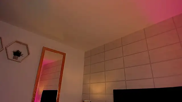 Snapshot of Christine_Laam chatting on 02-17-26, 12:12 Christine Laam online show from 02-17-26, 12:12