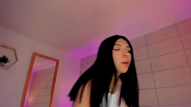 Snapshot of Christine_Laam chatting on 03-06-26, 12:01 Christine Laam online show from 03-06-26, 12:01