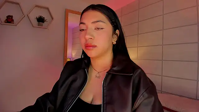 Snapshot of Christine_Laam chatting on 03-11-26, 12:00 Christine Laam online show from 03-11-26, 12:00