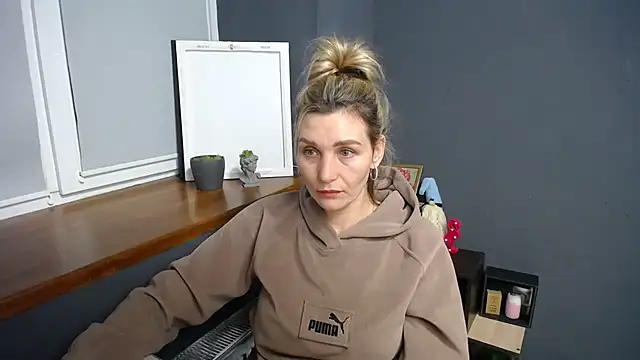  sexy lady online show from 01-04-25, 01:10