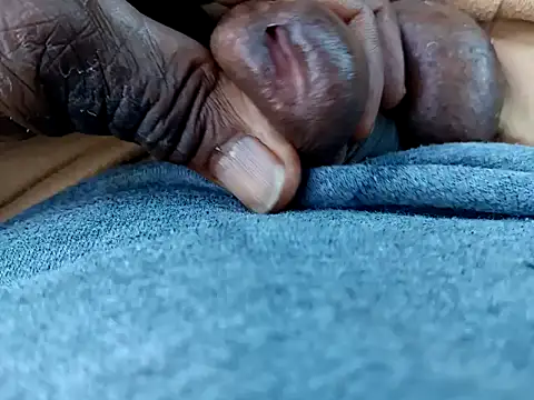 Snapshot of yasohw chatting on 12-29-24, 10:25 yasohw online show from 12-29-24, 10:25