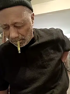 Snapshot of yasohw chatting on 12-16-25, 03:17 yasohw online show from 12-16-25, 03:17