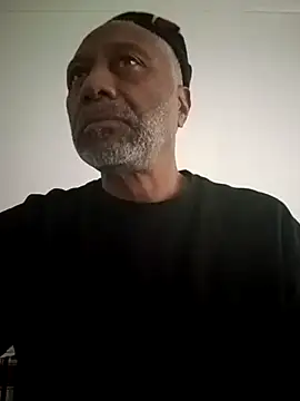 Snapshot of yasohw chatting on 12-18-25, 04:24 yasohw online show from 12-18-25, 04:24