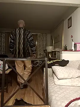 Snapshot of yasohw chatting on 01-14-26, 12:33 yasohw online show from 01-14-26, 12:33