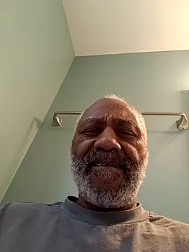 Snapshot of yasohw chatting on 03-08-26, 04:05 yasohw online show from 03-08-26, 04:05