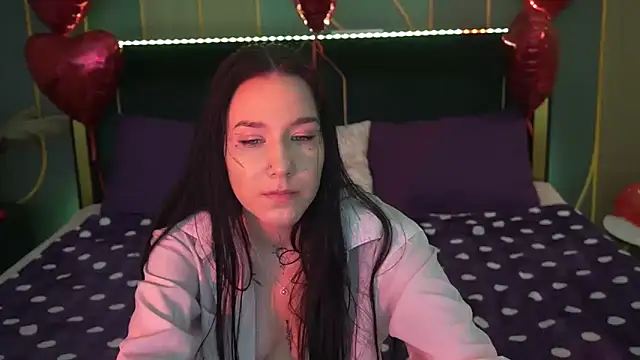 NikkiGoldSide online show from 02-18-25, 08:14