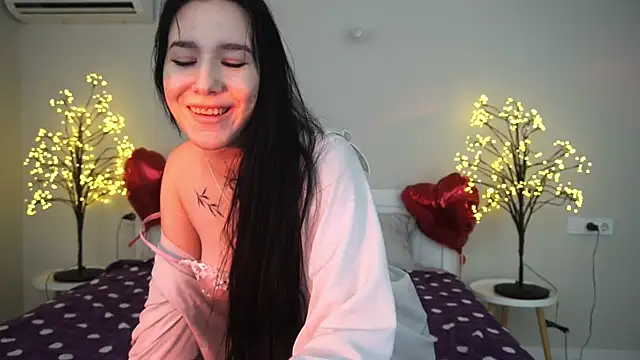 NikkiGoldSide online show from 03-08-25, 01:03