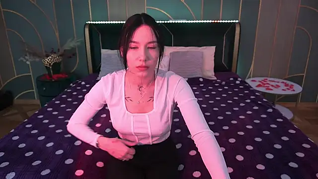 NikkiGoldSide online show from 03-17-25, 01:50