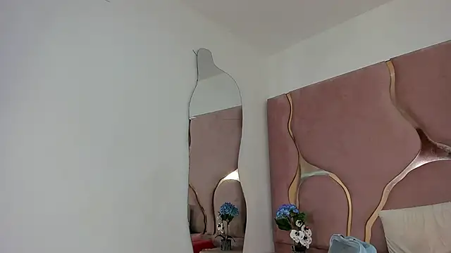 Sofia-candyht online show from 02-22-26, 09:13