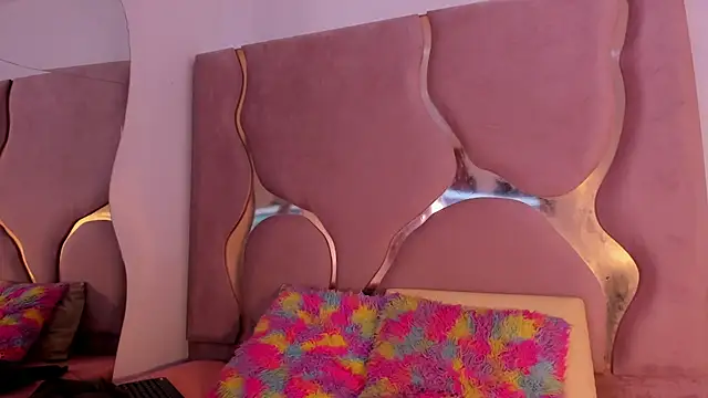 Sofia-candyht online show from 06-19-26, 08:34
