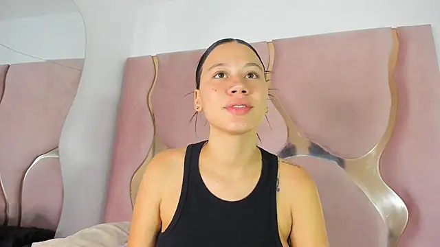 Sofia-candyht online show from 07-26-26, 10:38