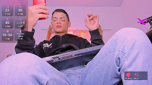 Snapshot of Ian_Cooper_ chatting on 12-06-24, 03:30 Ian Cooper online show from 12-06-24, 03:30