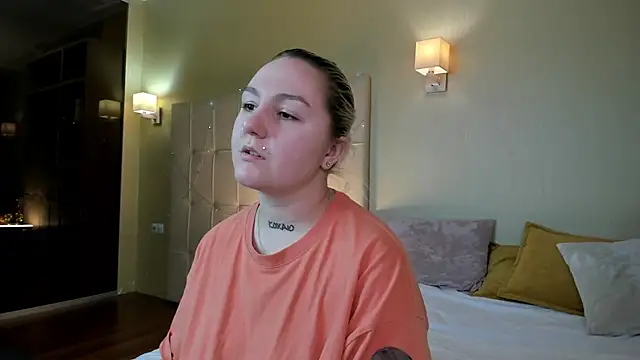 Snapshot of Debbie_Taylor chatting on 12-24-24, 09:22 Debbie Taylor online show from 12-24-24, 09:22