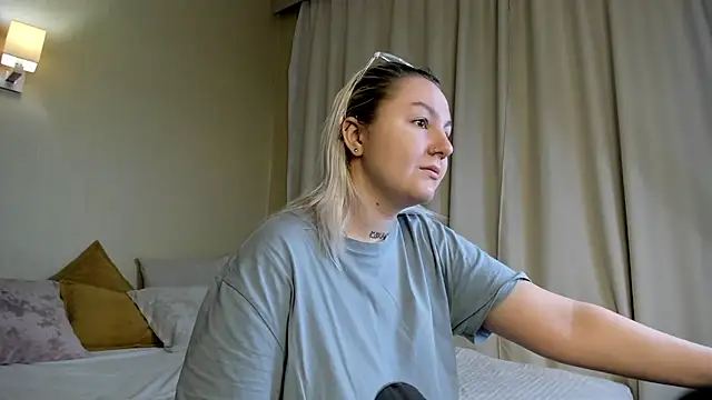 Snapshot of Debbie_Taylor chatting on 12-29-24, 03:03 Debbie Taylor online show from 12-29-24, 03:03