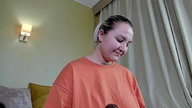 Snapshot of Debbie_Taylor chatting on 01-08-25, 05:59 Debbie Taylor online show from 01-08-25, 05:59