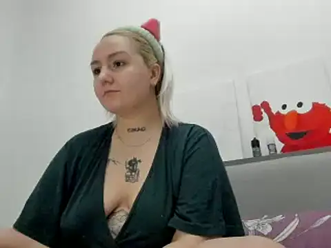 Snapshot of Debbie_Taylor chatting on 02-15-25, 08:43 Debbie Taylor online show from 02-15-25, 08:43