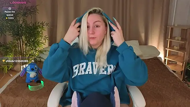 Snapshot of Debbie_Taylor chatting on 02-07-26, 05:16 Debbie Taylor online show from 02-07-26, 05:16