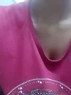 Snapshot of Rajni-Mehra chatting on 03-02-25, 04:07 Rajni-Mehra online show from 03-02-25, 04:07