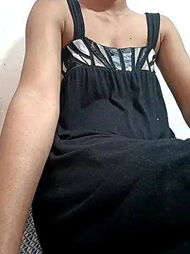 Snapshot of Rajni-Mehra chatting on 10-27-25, 05:11 Rajni-Mehra online show from 10-27-25, 05:11